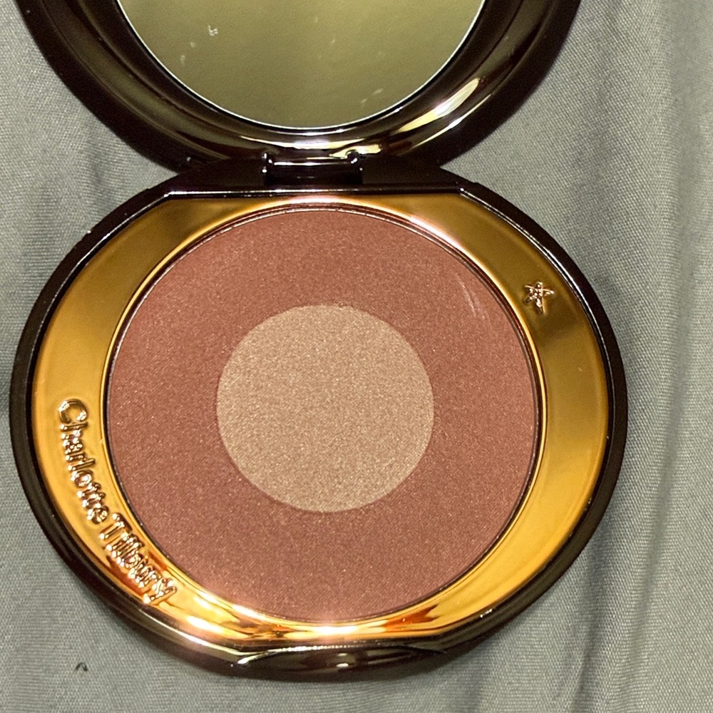 Charlotte Tilbury Cheek to Chic Blush - Warm Brown and Gold